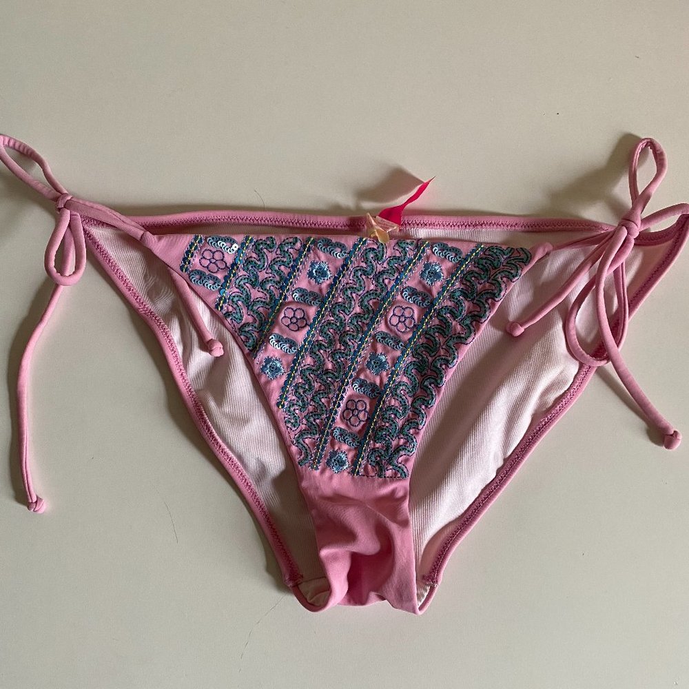 Victoria Secret (S) Bikini with detailed front - Worn Once